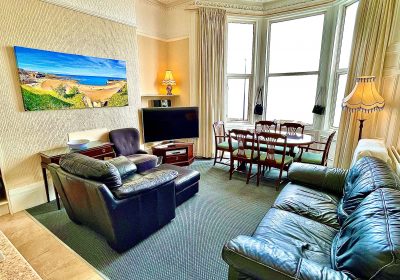 Apartment 3 Sea View, Sleeps 4 Self-Catering Seafront Holiday Apartment Cullercoats, Tynemouth & Whitley Bay